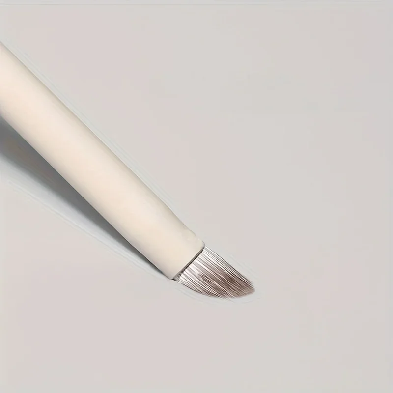 ペンシルチップコンシーラーブラシ精密メイクブラシ目の下のほうれい線をカバーするコンシーラークリーム詳細女性美容ツール ﻿