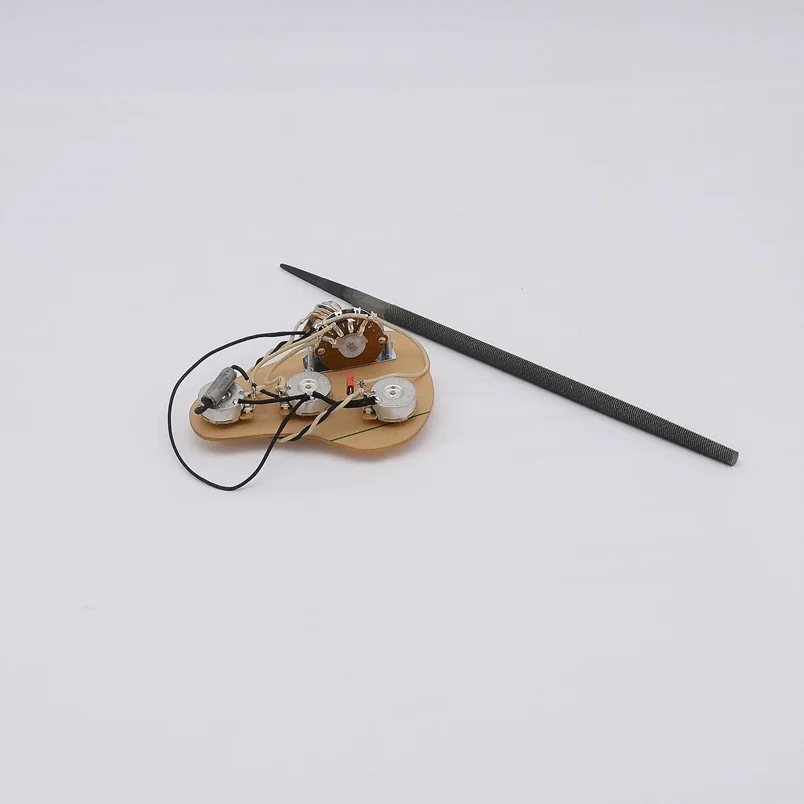 1 set di pickup singoli SSS caricati precablati per chitarra elettrica, kit precablato (3 vasi CTS in ottone da 250 K + interruttore a 5 vie)