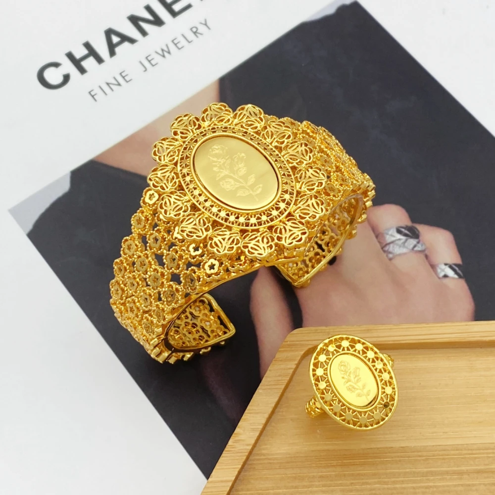 

Женский комплект украшений из позолоченной латуни Flora Nigeria в форме цветка с открытым браслетом, изысканный повседневный аксессуар