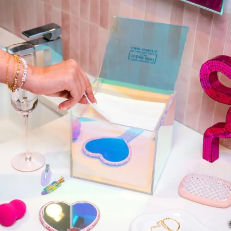 La caja de prismas para toallas limpias XL Solución de almacenamiento vibrante para 50 toallas Accesorio de baño elegante y funcional