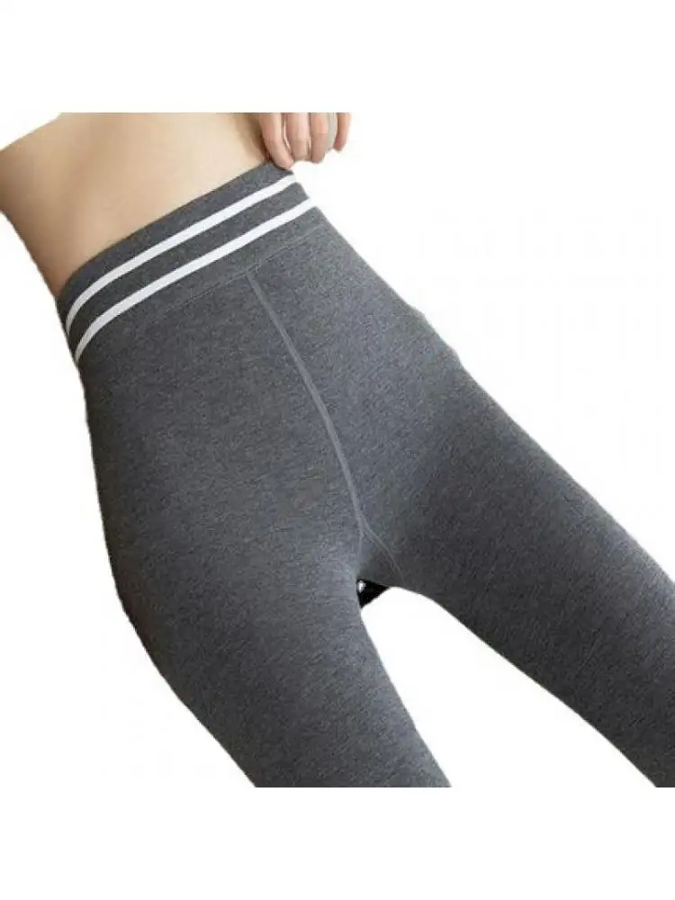 กางเกงเลกกิ้งสีเทาสำหรับผู้หญิง ทรงเข้ารูป แฟชั่นญี่ปุ่นเกาหลี เอวสูง บุขนหนานุ่ม ใส่ได้ทั้งฤดูใบไม้ร่วงและฤดูหนาว เหมาะสำหรับใส่เล่นโยคะหรือใส่เป็นเสื้อผ้าชั้นนอก