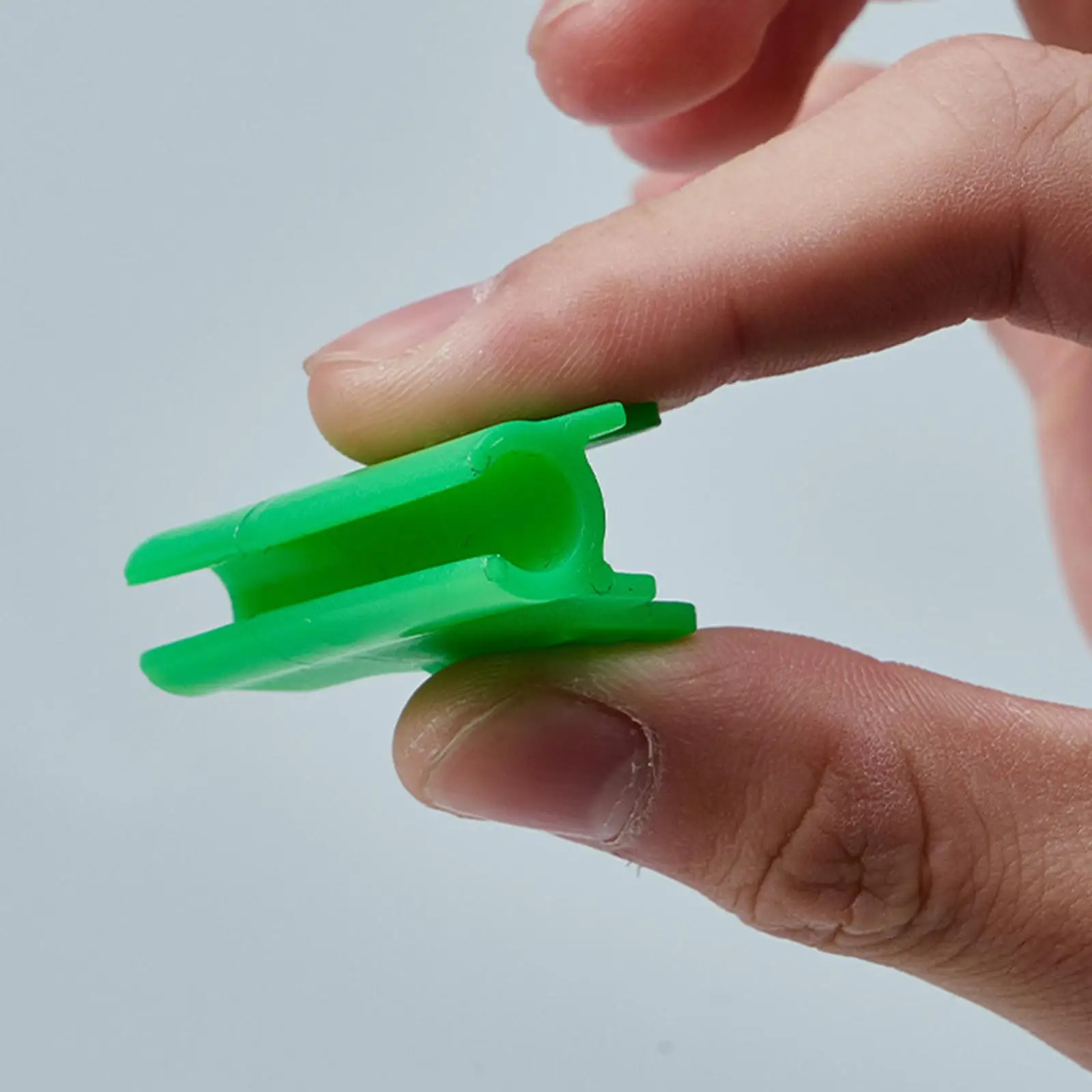 Greenhouse Clips Fixing Plant Cover Strong Plastic Clamp Garden Sheeting Net Row Cover for Small Greenhouses