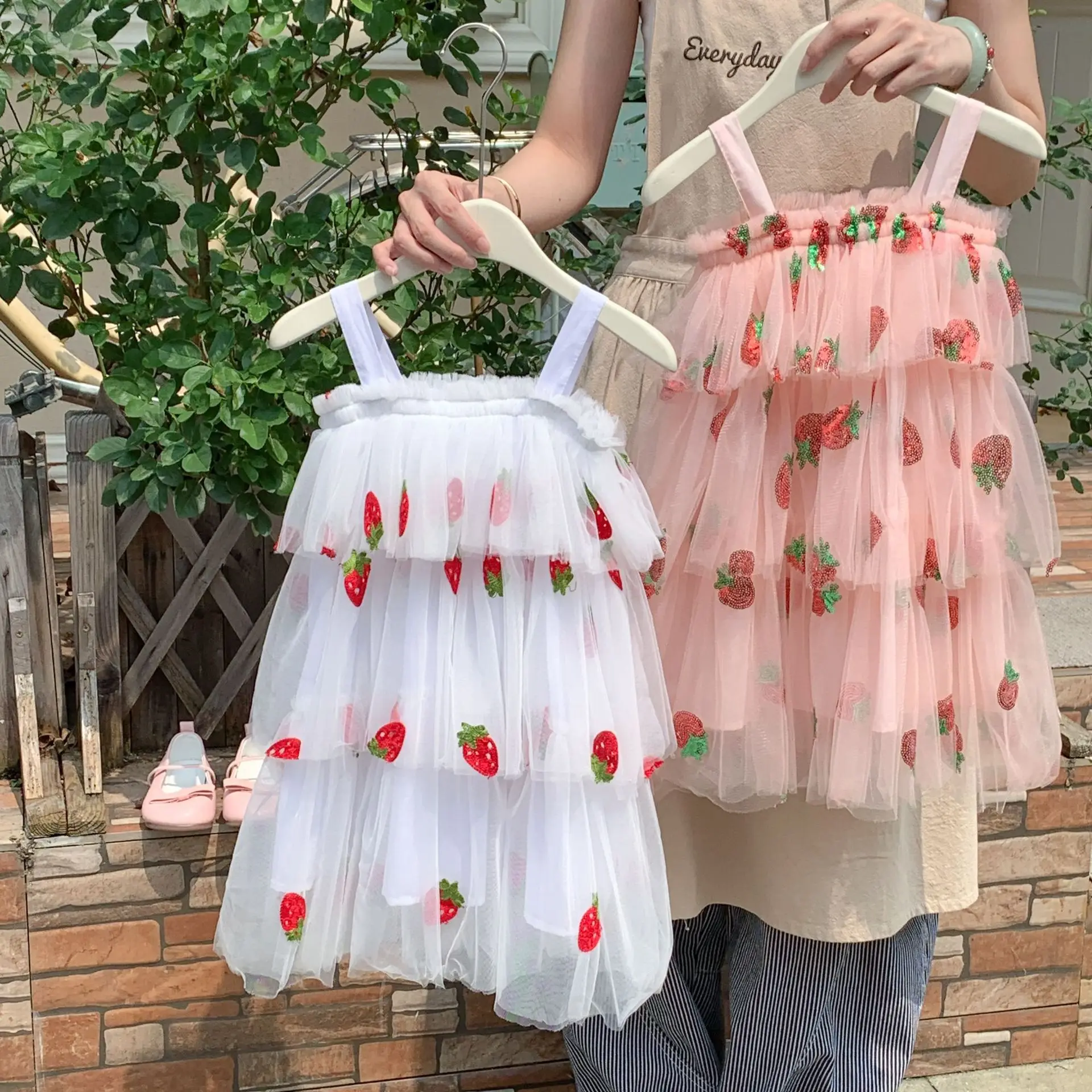 New Christmas Strawberry Cake Skirt Baby Princess Mesh Puff Skirt Children's Strap Dress Holiday Dress