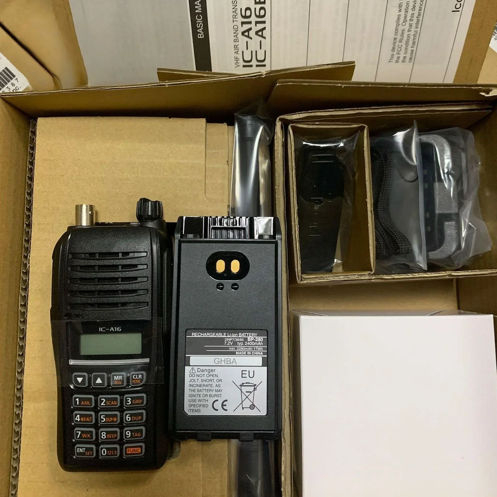 IC-A16 ICOM VHF Air Band Transceptor Rádio Portátil para Comunicação Plana IP54 Rádio Ground To Air com Língua Principal
