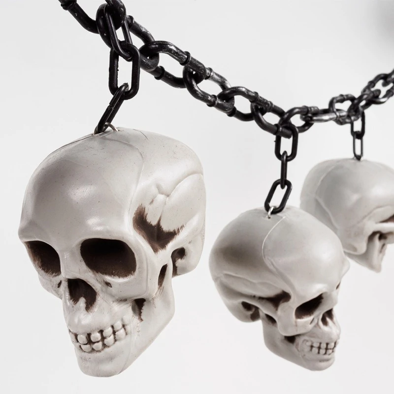 

Хэллоуин цепочка череп веревка дом с привидениями ужас сцена украшения и композиция реквизит кулон