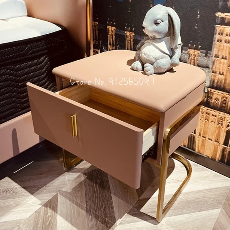 

Светильник шный светлый шкаф, современный минималистичный Кожаный шкаф с позолоченной металлической поверхностью для спальни, прикроватный шкаф, шкаф для хранения