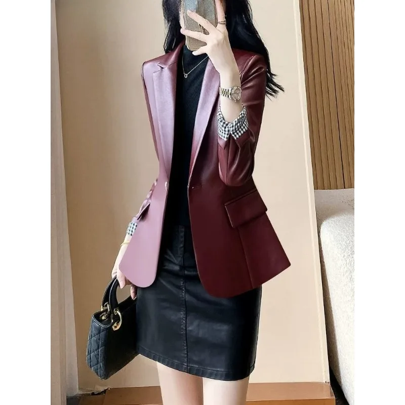 

Женский коричнево-красный дизайнерский пиджак обеспечивает легкий, высококачественный, профессиональный, модный и стильный пиджак с воротником костюма