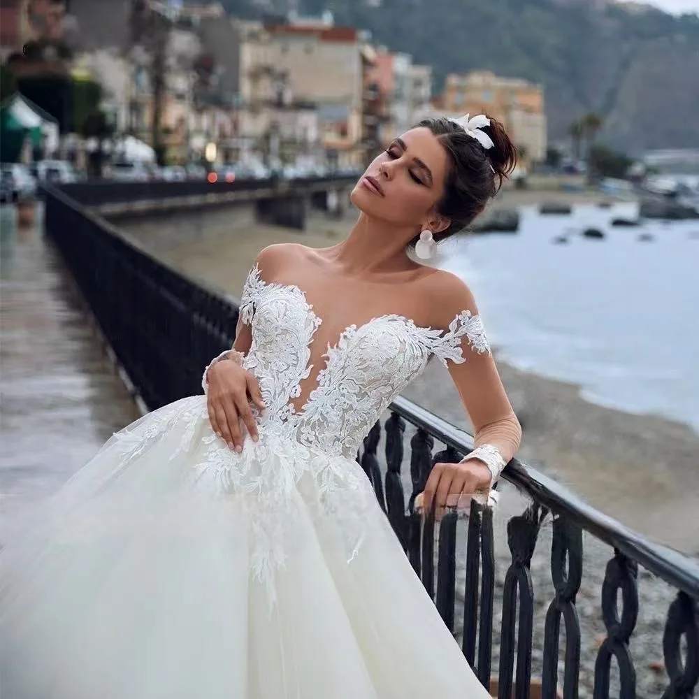 تخصيص فساتين زفاف فاخرة مزينة بالدانتيل مثير الوهم كم طويل زر ذيل شابيل ألين فستان زفاف Vestidos De Novia