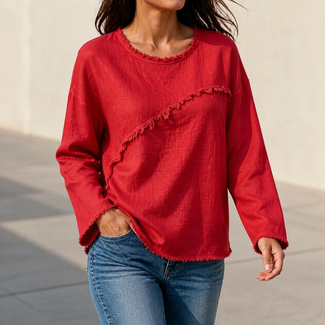 Blusa de Mujer de Corte Holgado con Cuello Redondo, Manga Corta, Detalles de Encaje y Borde Deshilachado, Tejido de Poliéster y Algodón