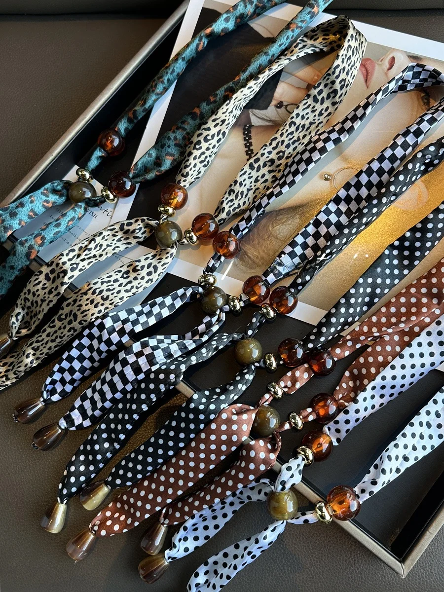 colar-de-lenco-de-seda-com-estampa-de-micangas-retro-feminino-2026-novo-design-de-nicho-personalizado-corrente-para-sueter-es
