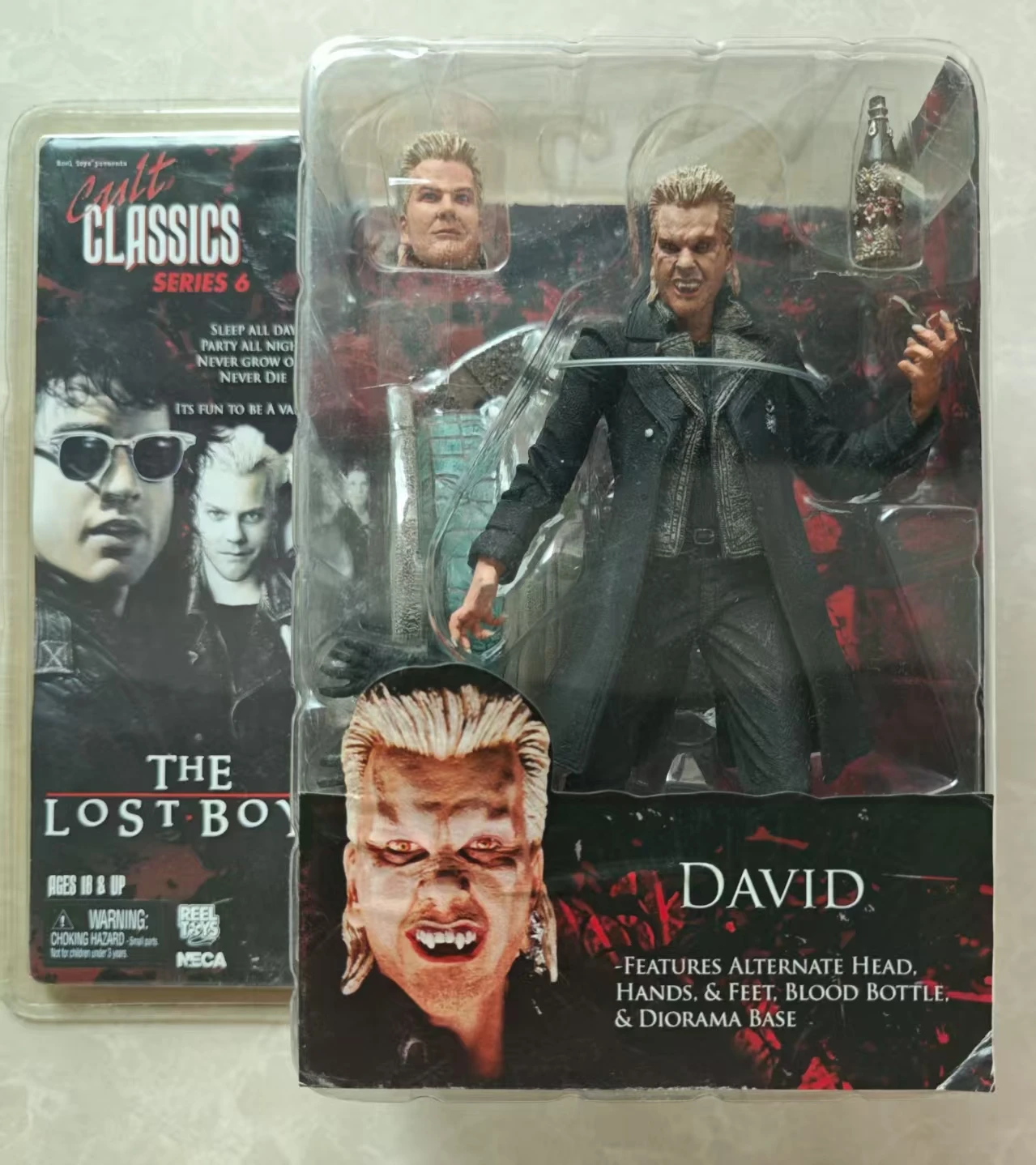 

NECA Classic Movie The Lost Boys Vampire David 6 inches Humanoid dolls Live-action model Horror movies Doll toys