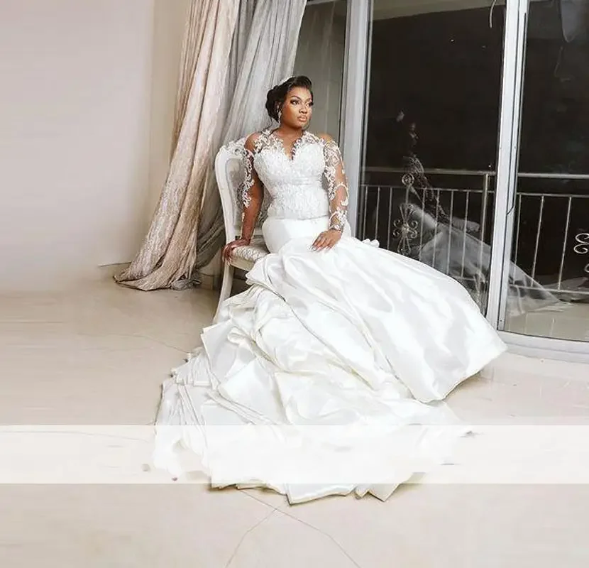 Customized Modest Scoop Neck Lace Wedding Dress Sweep Train Vestido De Casamento Plus Size Long Sleeves Satin Bridal Gowns