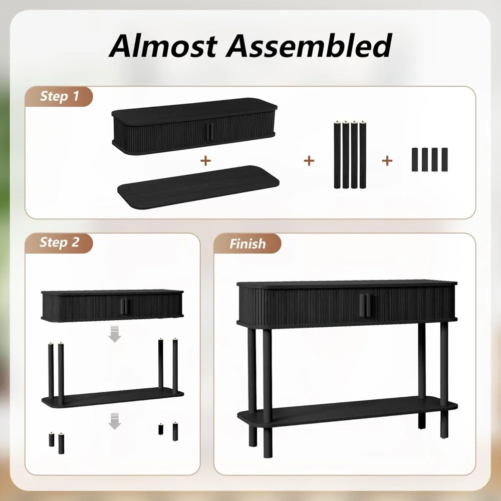 طاولة وحدة تحكم للمدخل الحديثة في منتصف القرن مع مساحة تخزين، تصميم مخدد، باب منزلق ورف مفتوح، مثالية لدعم ظهر الأريكة