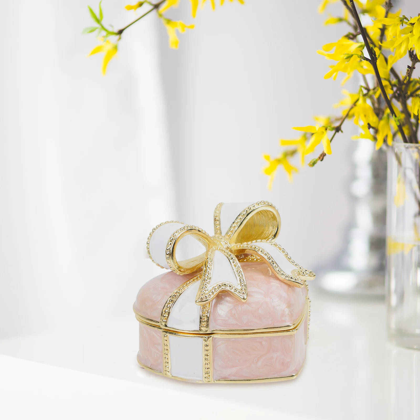 

Portable Jewelry Box Heart Shaped Design Strong Build Quality Safe Storage for Rings Earrings Necklaces Travel Home Jewelry