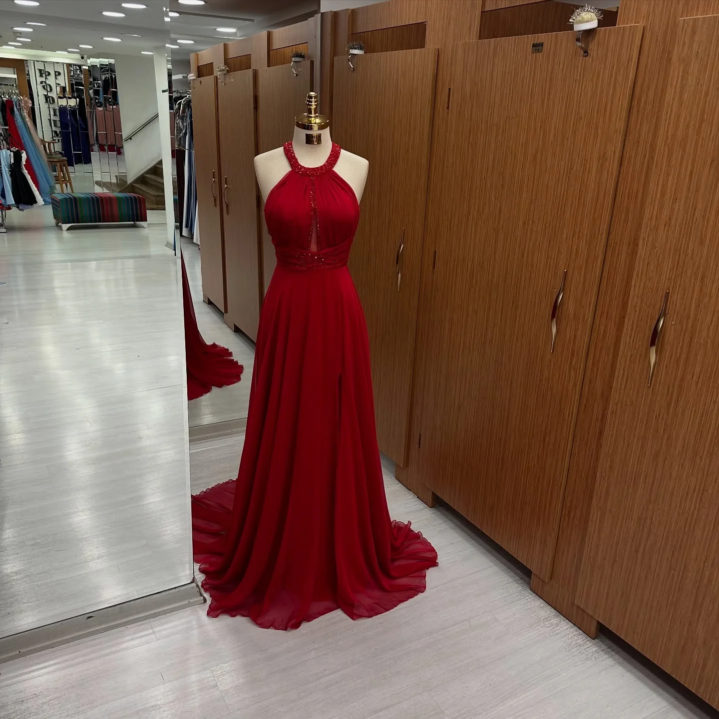 Charmante robe de soirée rouge brillante, ligne A, sans manches, longueur au sol, personnalisée, Sexy, dos nu, robes d'invitées de mariage