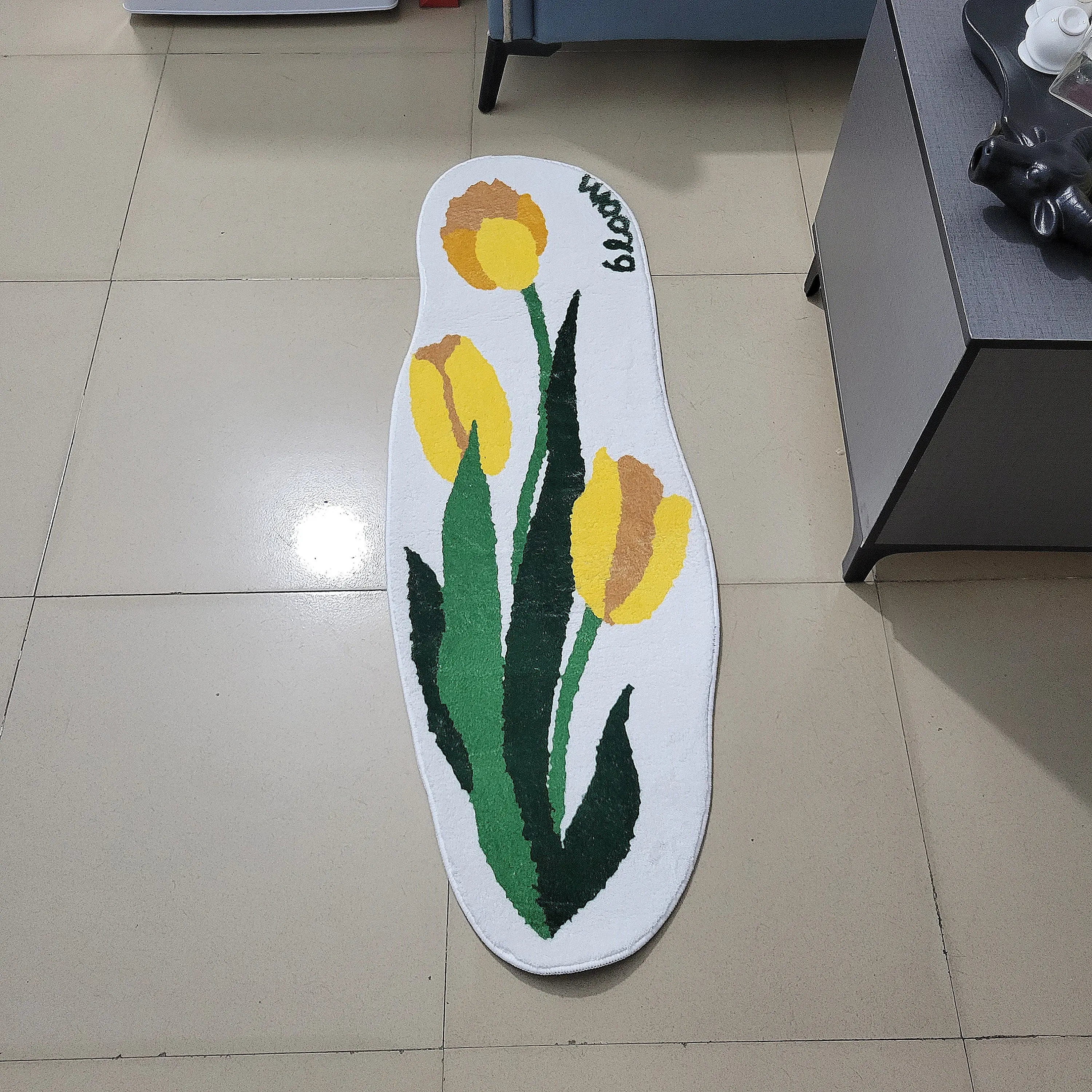 Yellow Tulip Flowers Irregular Rugs Roses Beside Bed Corridor Rugs Livingroom Soft Flannel Non Slip Carpet Decoration Gifts