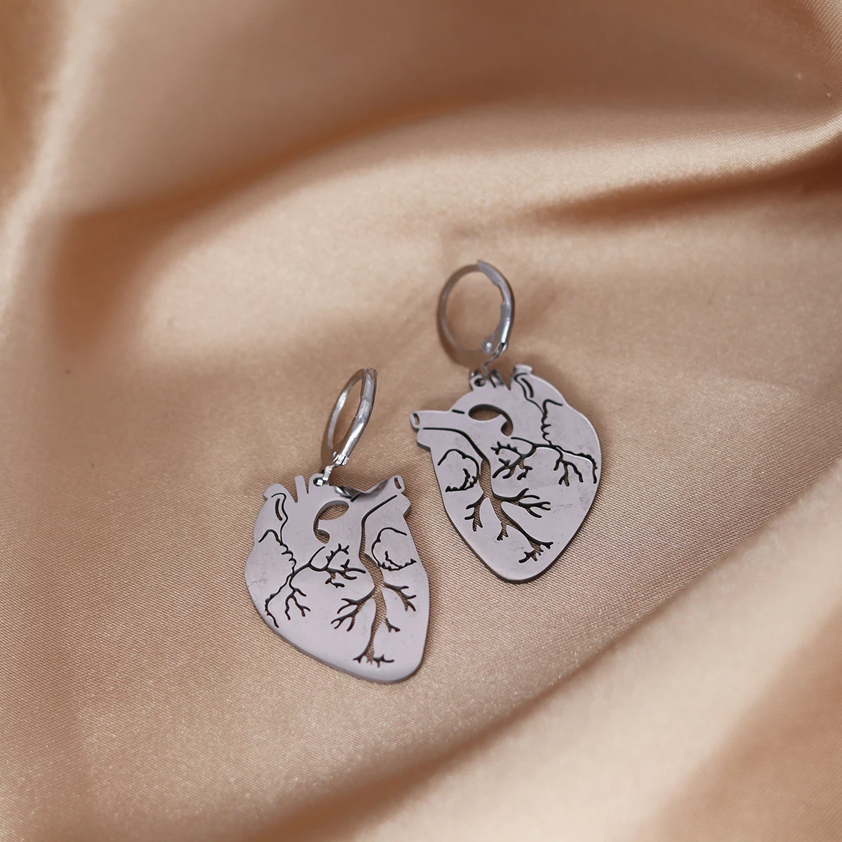 CHENGXUN Anatomical Heart Earring Anatomy Heart Pendant Hoop Earrings Valentine's Day Biology Gift Simple Jewelry for Women Men