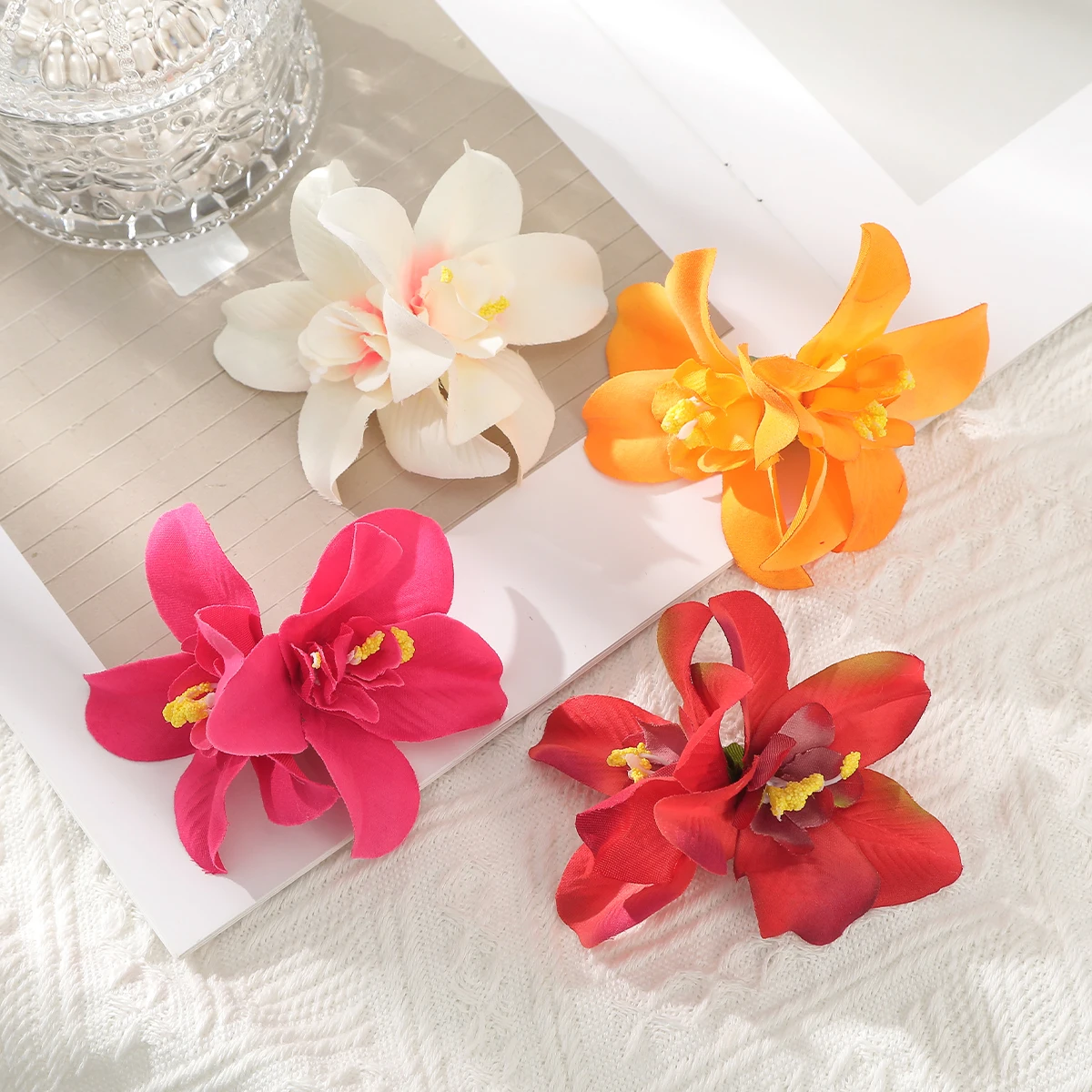AWAYTR Cattleya kwiaty spinka do włosów sztuczne kwiaty spinki do włosów walentynkowe nakrycia głowy dla dziewczynki akcesoria do włosów prezent na dzień matki — zdjęcie 3