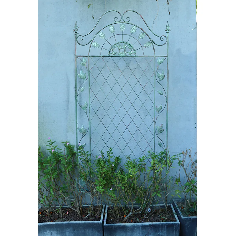 Old wrought iron vine climbing frame courtyard decoration outdoor flower climbing plant frame balcony garden