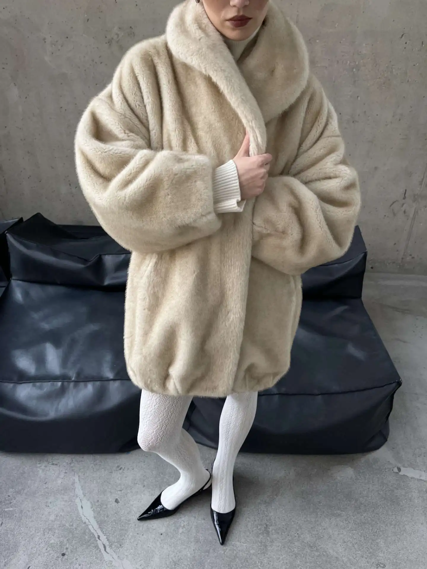 Laur 2026 Women Oversized Faux Fur Coat Big Shawl Collar Loose Mid‑Length Warm Fuzzy Winter Outerwear for Ladies