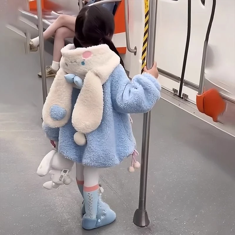 Neuer Sanrio Cinnamoroll-Mantel, kreativer, hochwertiger Cartoon-bedruckter Mädchen-Winter-verdickter, mit Fleece gefütterter, warmer, mittellanger Kapuzenoberteil