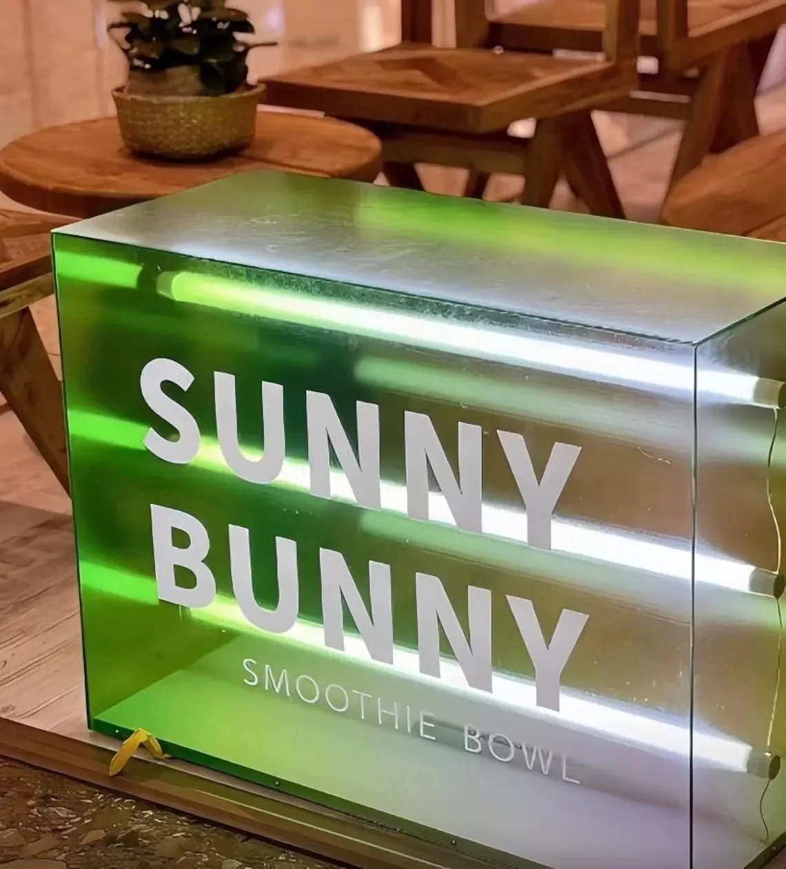 Kundenspezifisches Acryl mit LED-Leuchtkasten, heiß verkaufter Leuchtkasten, Außenleuchtkasten, für Boutiquen, Cafés, Einkaufszentren, Bars-Deko
