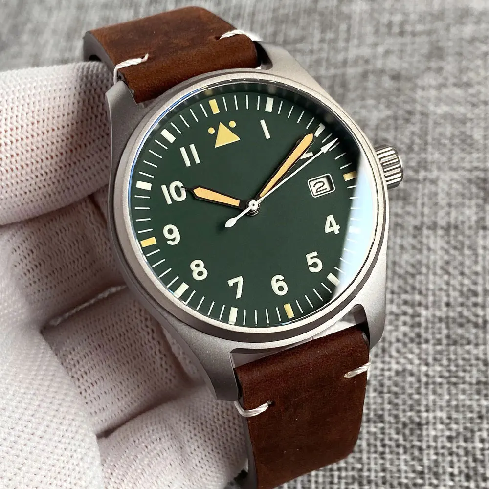 39mm Pilot Titanium Case Japan NH35A Mechanical Automatic Watch Men 20ATM Green Dial Luminous Sapphire Crystal Screwdown Crow