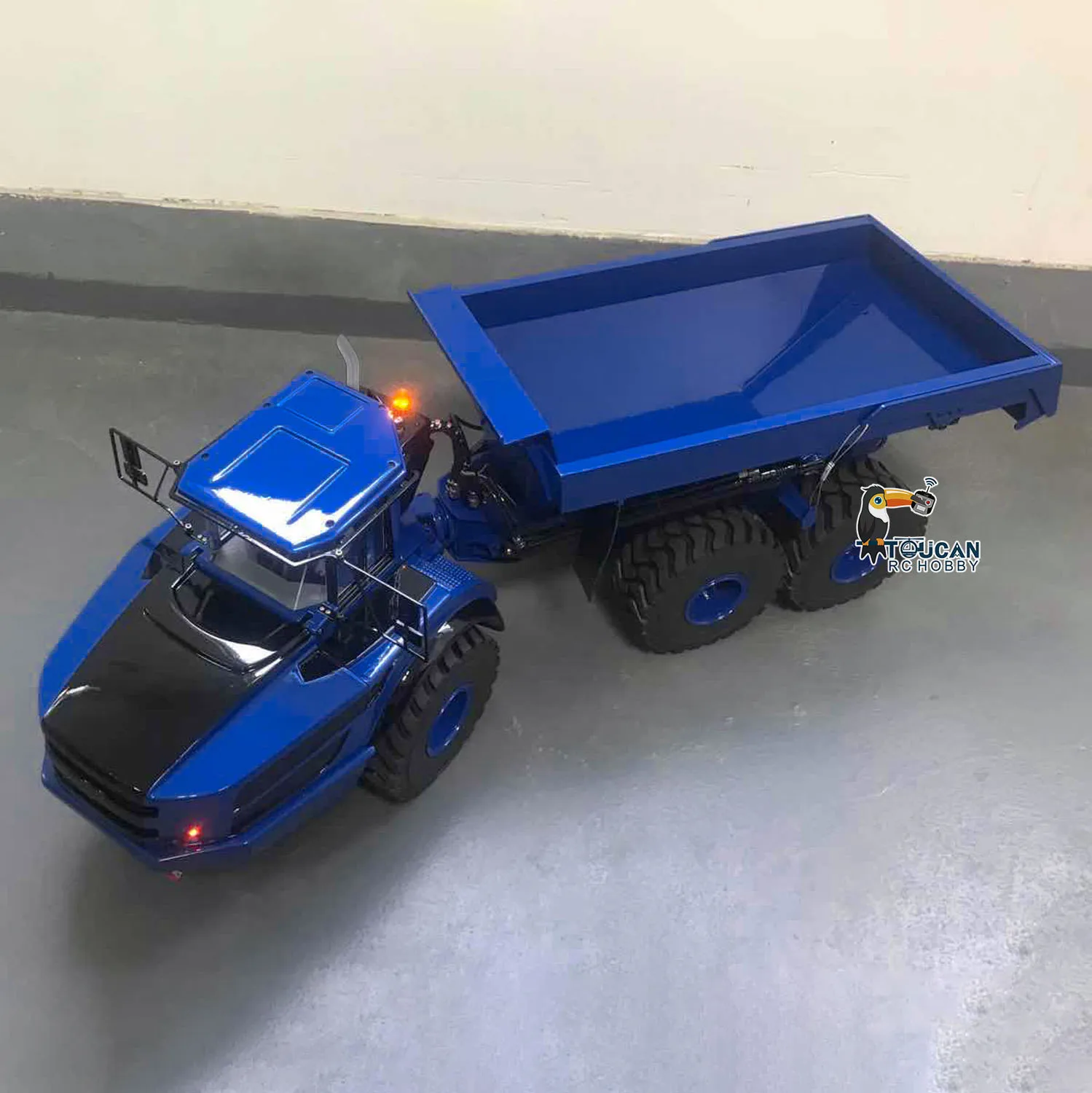 รถบรรทุกจำลอง RTR XDRC ขนาด 1/14 รุ่น A40G แบบขับเคลื่อน 6 ล้อ ทำจากโลหะ สีน้ำเงิน พร้อมระบบไฮดรอลิก ดัมพ์ได้ มีเสียง มีไฟ ควบคุมด้วยวิทยุ ของเล่นมอเตอร์