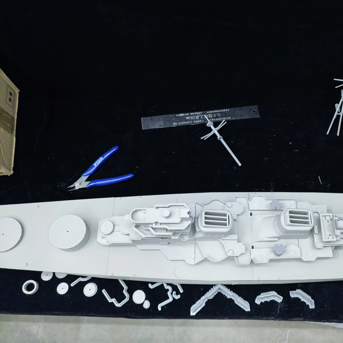 1/200 rc navio 136cm stalingrado classe batalhacruiser navio de controle remoto luz-cura detalhe impressão rc navio modelo kit brinquedo adulto