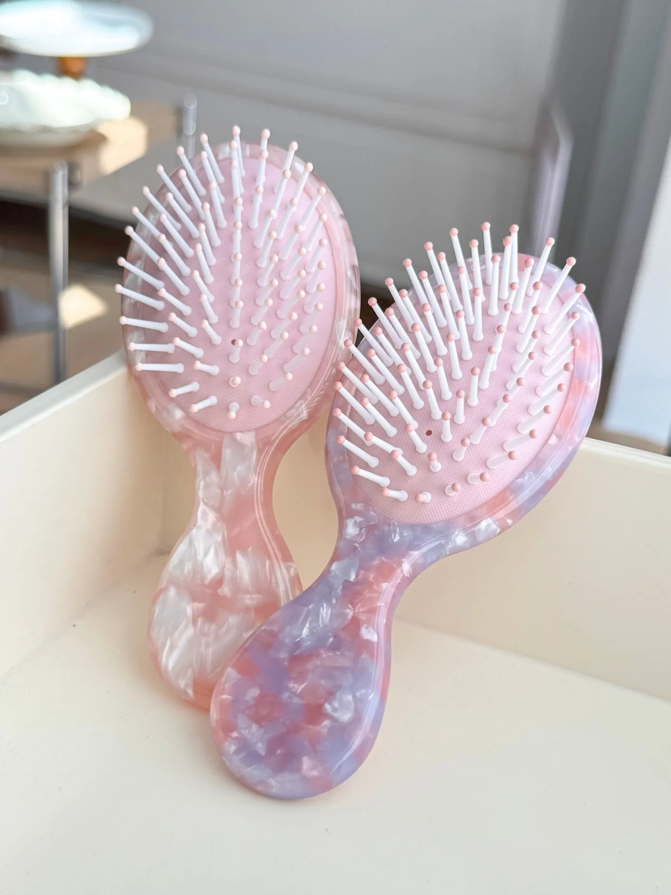 

Массажная расческа-подушка из ацетата цвета макарон — портативная мини-щетка для волос для девочек и студентов, элегантный ретро-минималистичный стиль