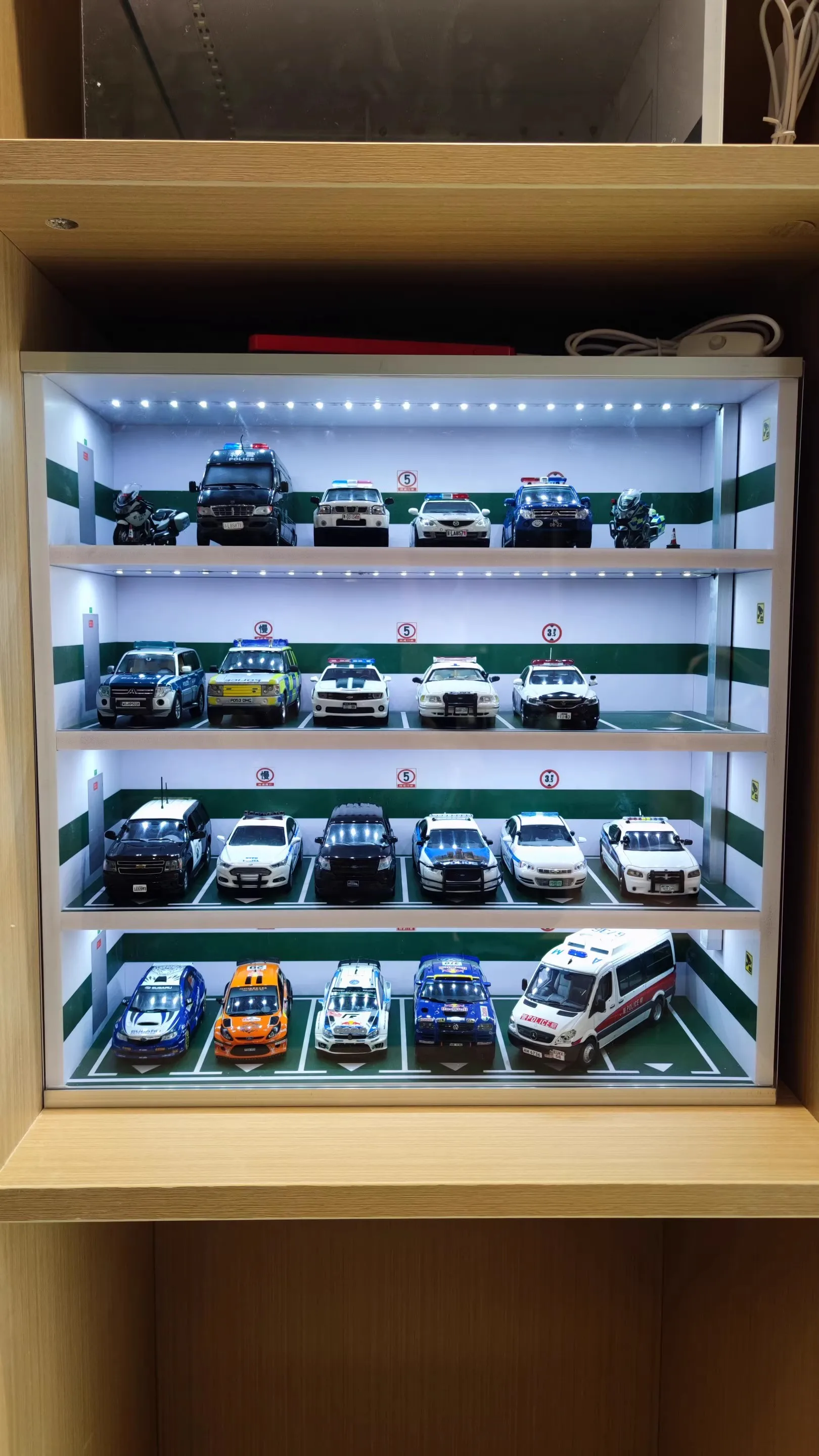 

1:64 Underground Parking Lot 4 Layers Display Cabinet For Model Car Storage Box Scene Decoration