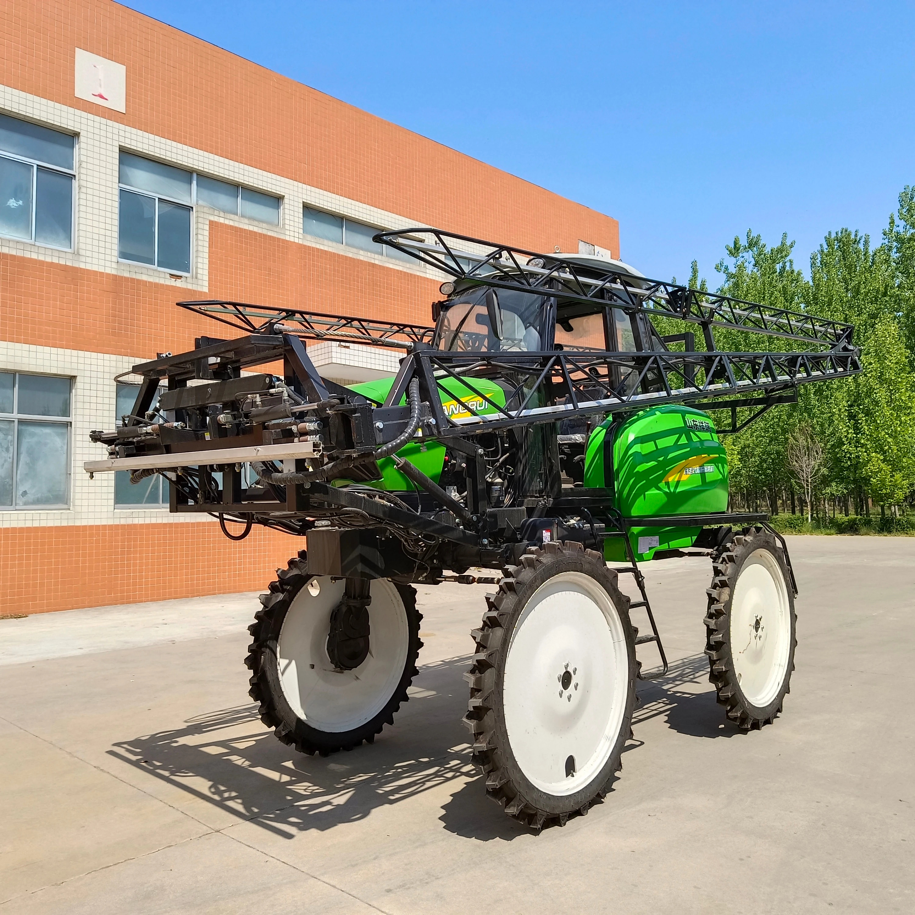Self-Propelled Pesticide Boom Sprayer for Agriculture/Plant Protection Machinery/