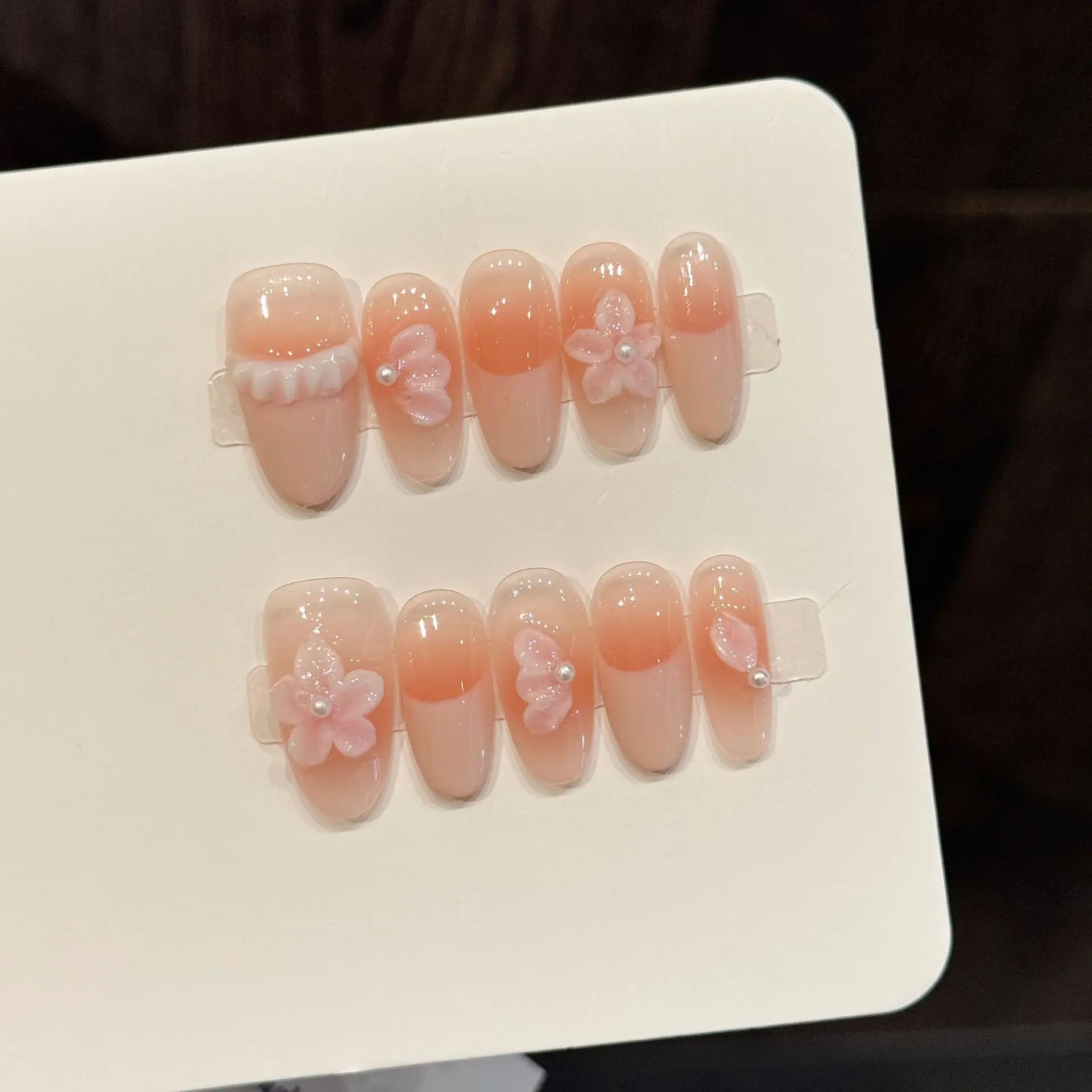 

10 шт., средний овальный пресс ручной работы, телесный розовый градиент, французский 3D-резьба, цветочный дизайн, милые, милые, накладные ногти, носимые ногти