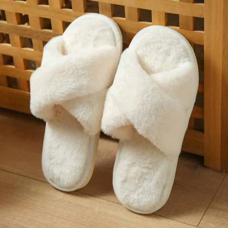 

Пушистые женские тапочки, осенне-зимняя плюшевая женская обувь, роскошные дизайнерские шлепанцы на плоской подошве из нечеткого меха, домашняя элегантная обувь на мягкой подошве
