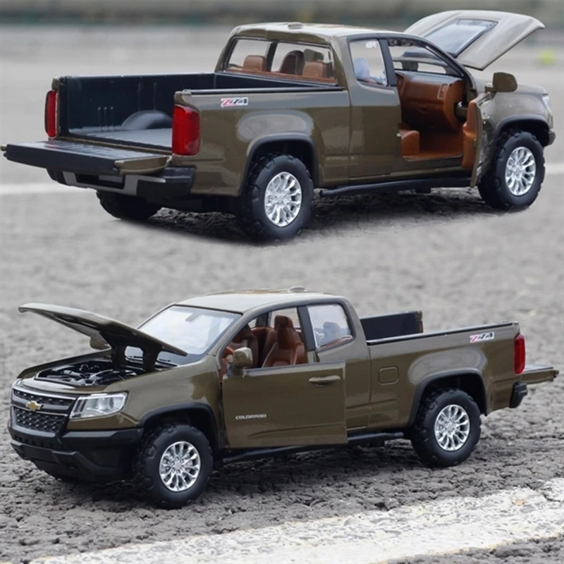 1/32 Chevrolet Colorado ZR2 Alloy Pickup Model Diecast Metal Toy Off-road Vehicle Car Model Simulation Sound Light Gift