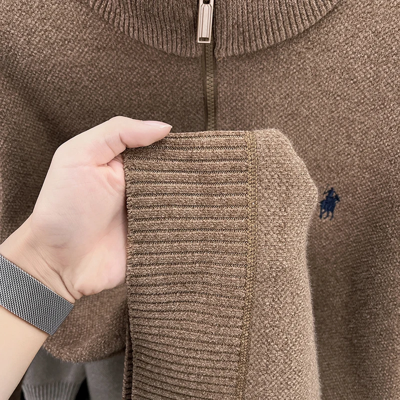Luxusmarke Herrenpullover Winter Neu Verdickter Warmer Rollkragenpullover Mode Klassischer Paul Pony Bestickter Samt-Strickpullover – Detail 24