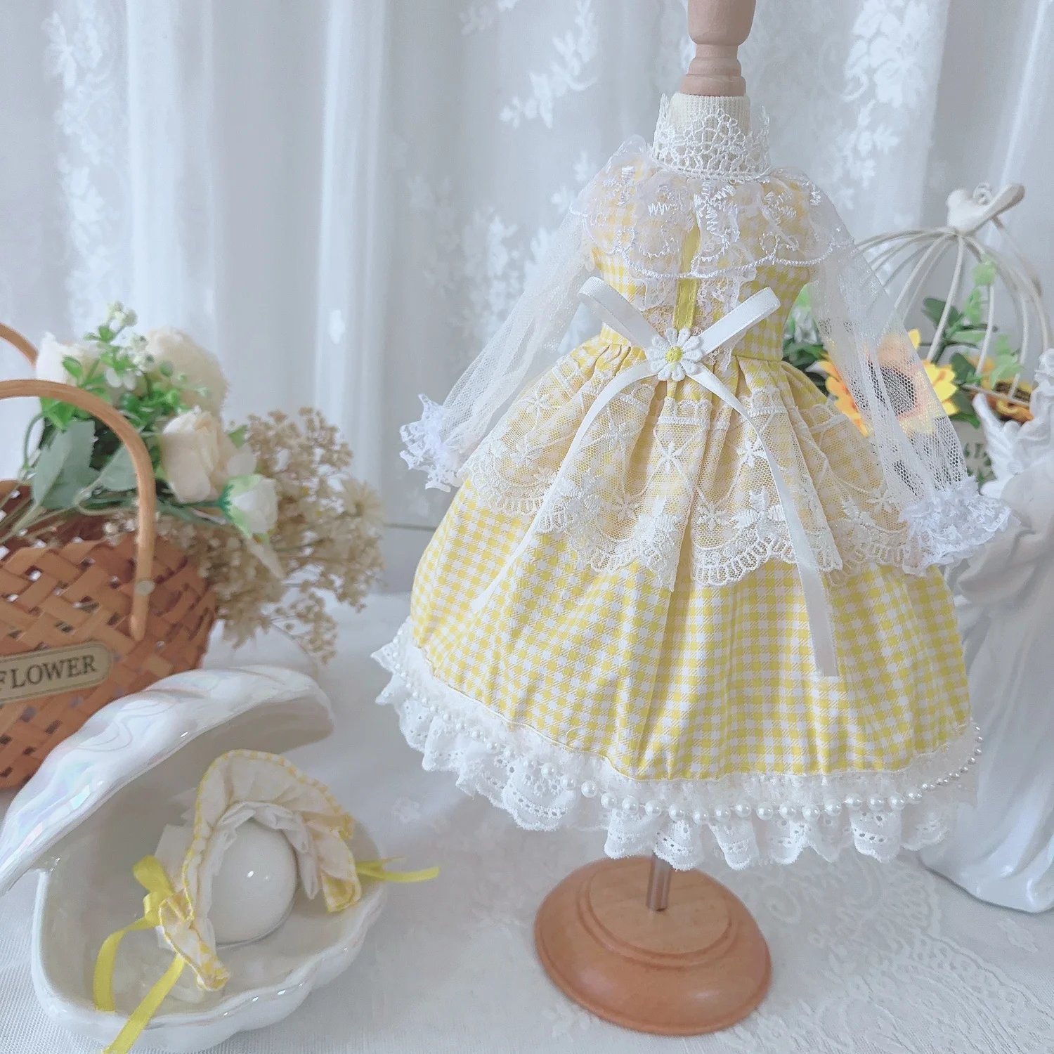 BJD Doll Clothes suitable for 1/3 1/4 1/6 size Yellow Plaid Lace Long-sleeved Dress Doll Accessories (skirt + headdress)