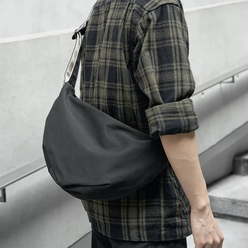 

MOYYI Lightweight Men Half Moon Belt Bag Travel Crossbody Shoulder Bag Multi-insert Pocket Design Portable 11 Inch IPad Bag