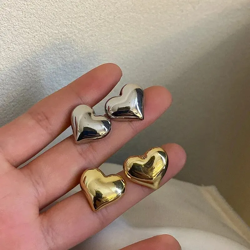 Woman's Dainty Love Heart Shape Earrings Stud Gold Silver Color Metal Earrings Ins Simple Design Daily Jewelry Girl Gift