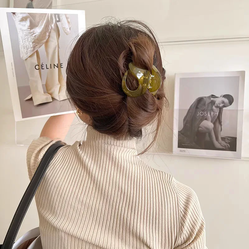 

Pumpkin-Shaped Hair Claw Clip - Luxury Snap Barrette for Women