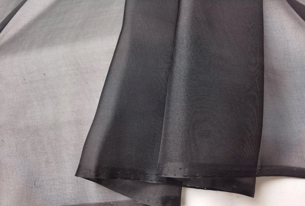 Gonna galleggiante con sciarpa leggera e traspirante in tessuto chiffon di seta di gelso al 100% nero da 50 cm * 140 cm