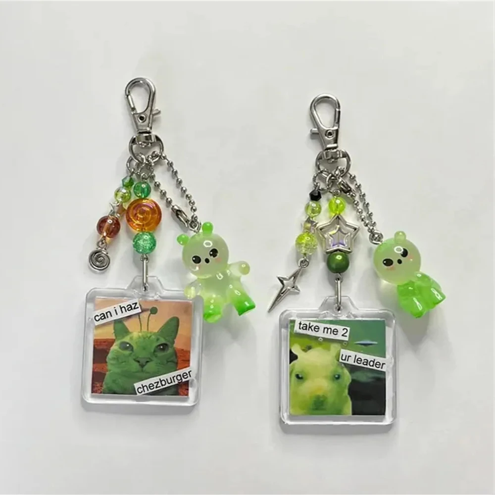 愚かなエイリアンキーホルダーかわいい樹脂エイリアンスタービーズ電話チャームチェーン iPhone 15 CCD カメラ通学キーペンダント