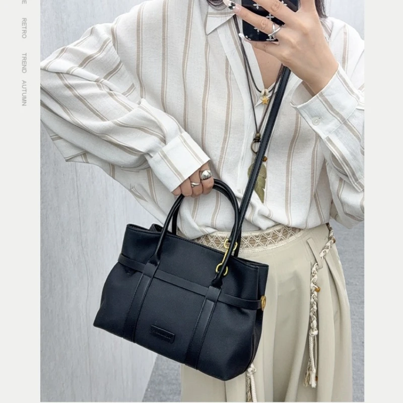 

Сумка через плечо для женщин, модная кожаная сумка с декором кисточек, компактный размер, идеально подходит для вечерних мероприятий и вечеринок