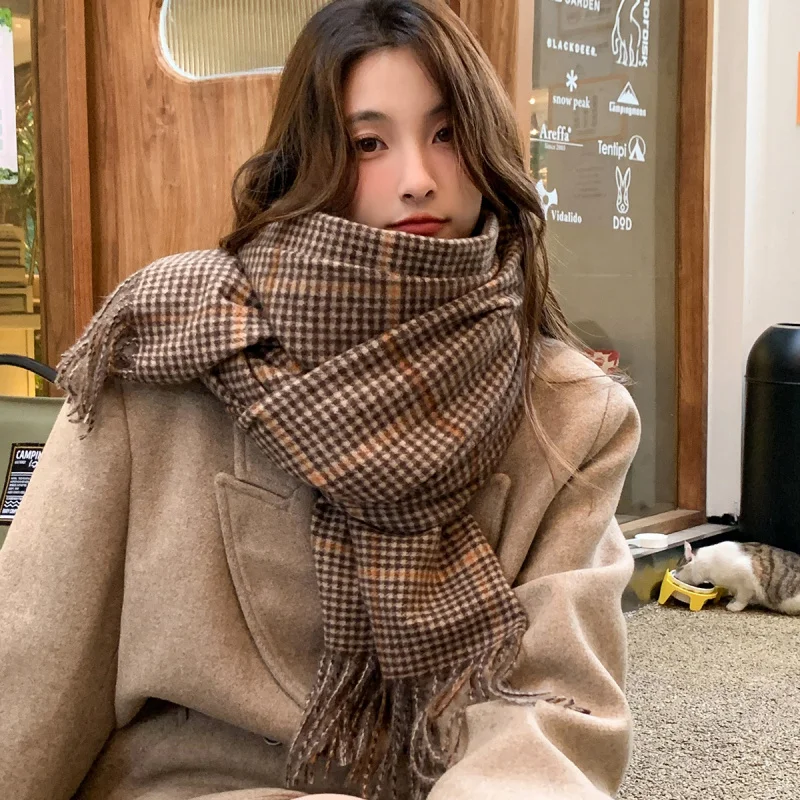 

Japanese Retro Plaid Scarf Women2025New Autumn and Winter Thickened Korean Style Elegant Shawl Versatile Cold-Proof Scarf