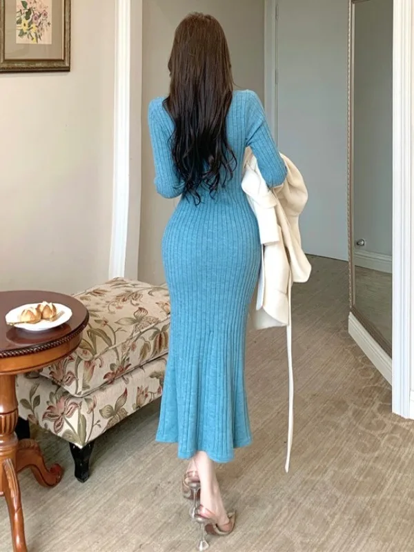 レディース レッド 縦縞 長袖 ニット ボディコン ドレス Vネック ウエストフィット デザイン シック インナーレイヤー ブラック 冬用コート スカート付き