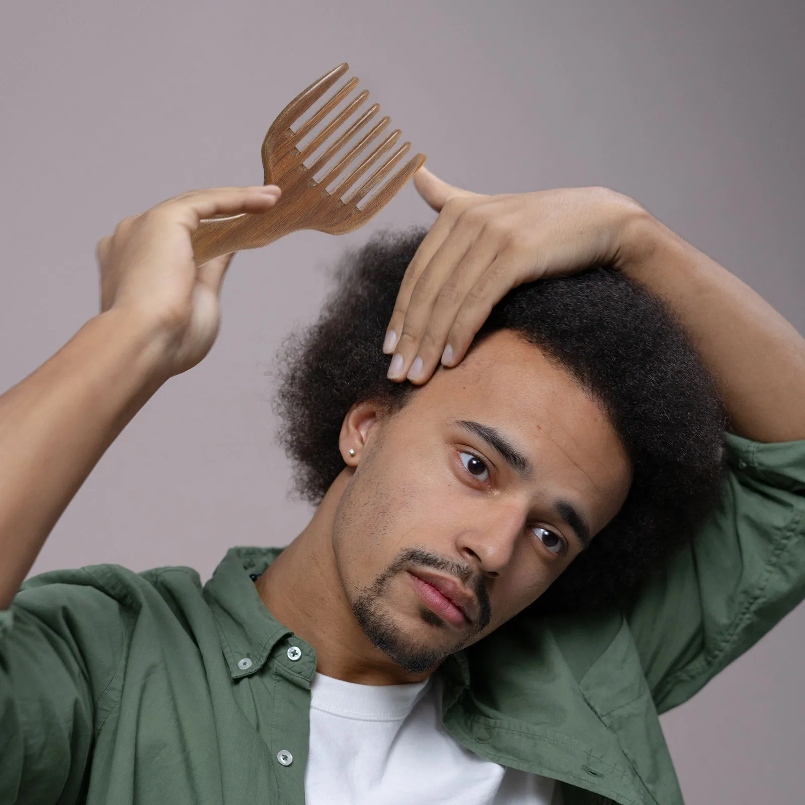 Lightweight Wide Tooth Hair Comb Detangler for Curly Natural Black Thick Hair Styling Comb for Men Women Salon Outdoor Travel