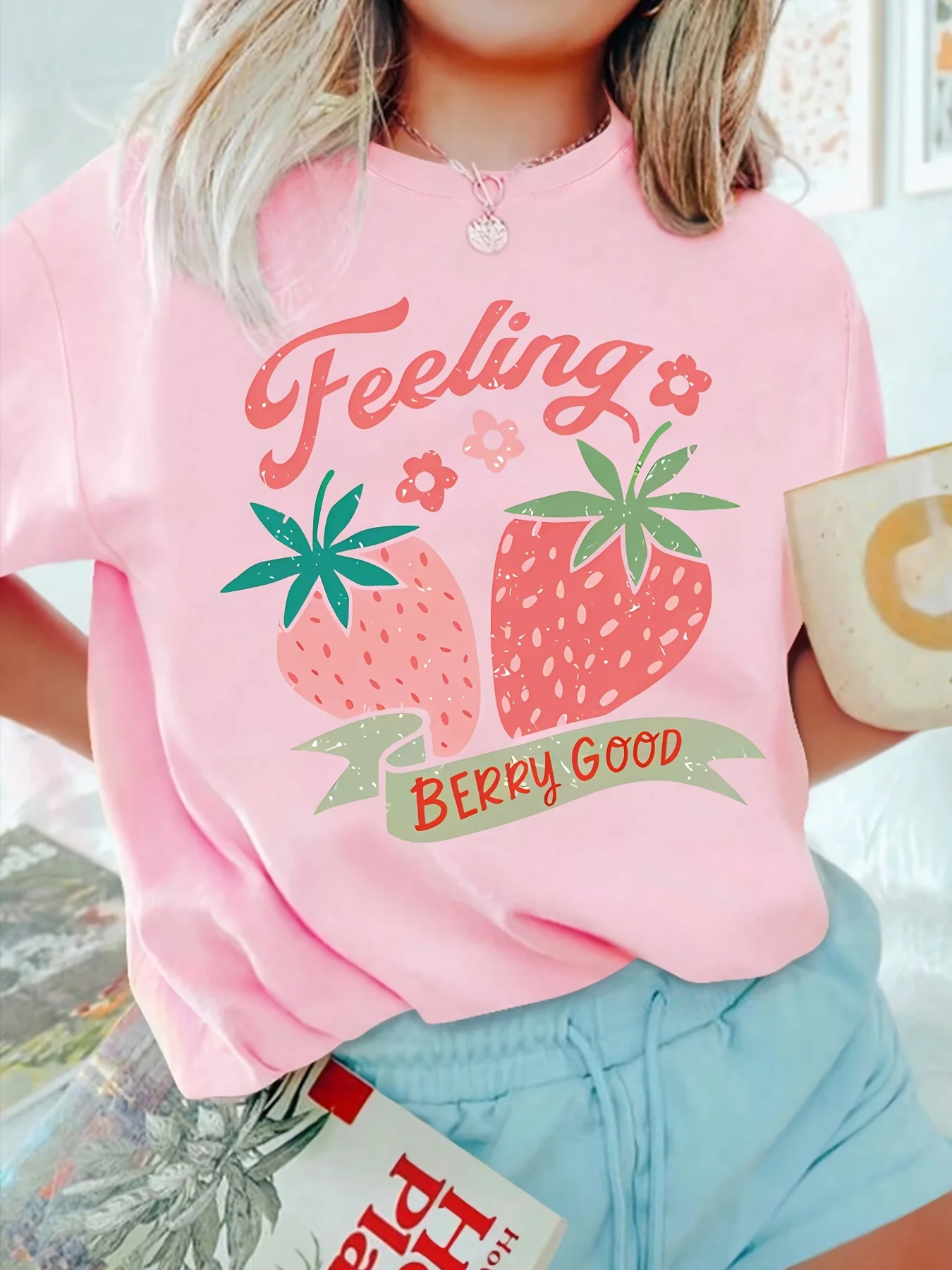 Damenmode, kurzärmeliges, modisch bedrucktes Damen-T-Shirt, Rundhalsausschnitt, reines T-Shirt, schlichtes Design, elegantes, lässiges Oberteil