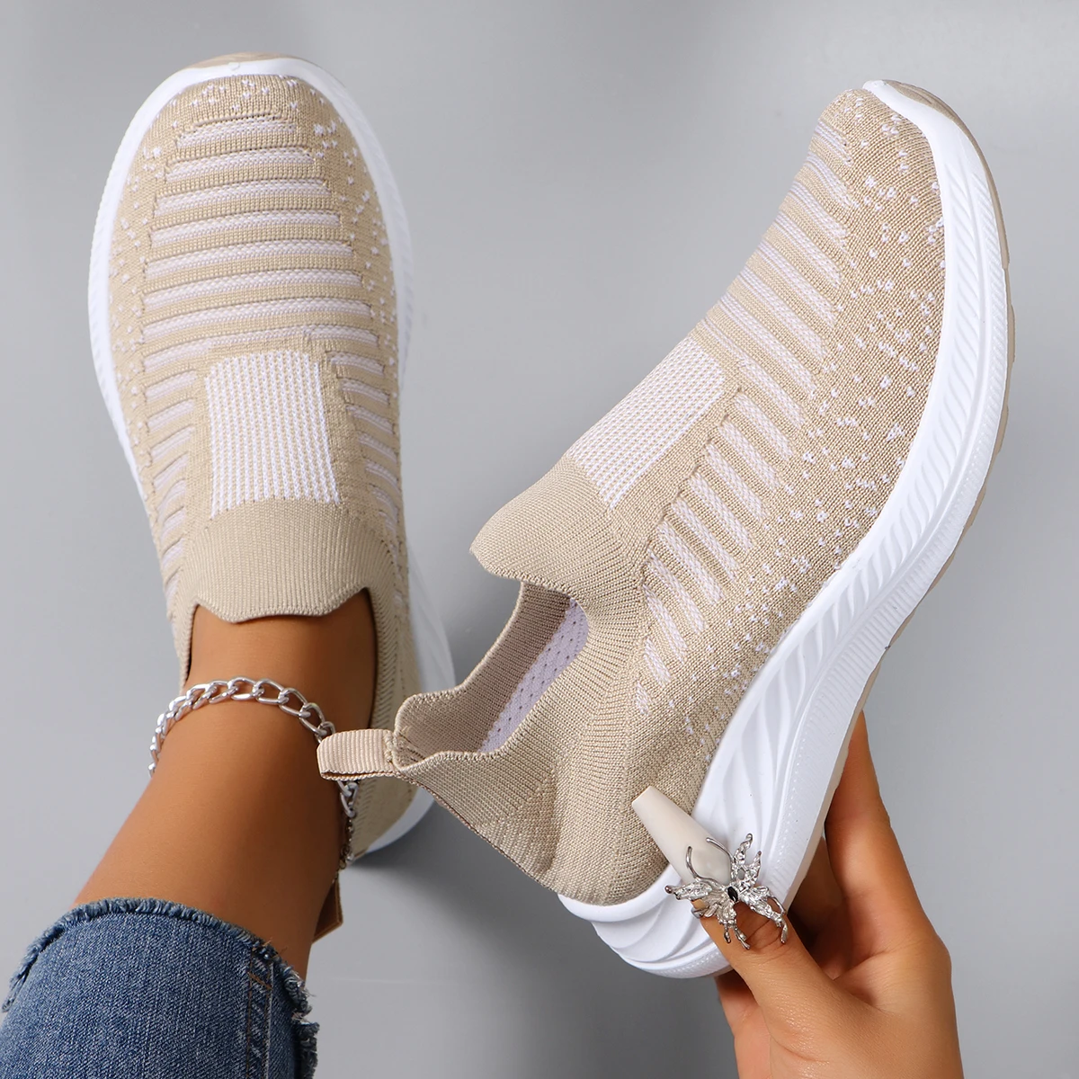 Spring new women\'s sports shoes, fashionable, breathable, lightweight, non-slip, wear-resistant, casual sports shoes, flat shoes