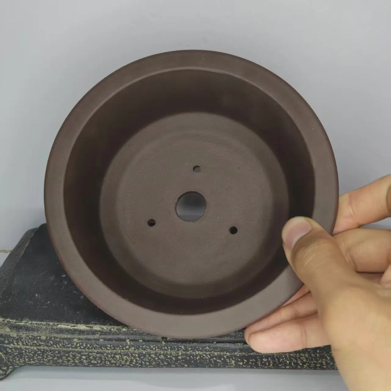 Round Shape Unglzed Purple Clay Bonsai Pot With Line Desgin