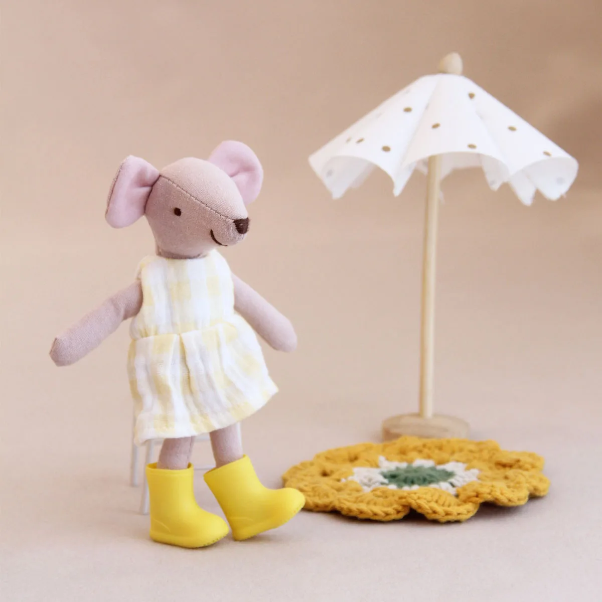 1:12 Miniature Realistic Silicone Rain Boots Suitable for Mini House Decoration